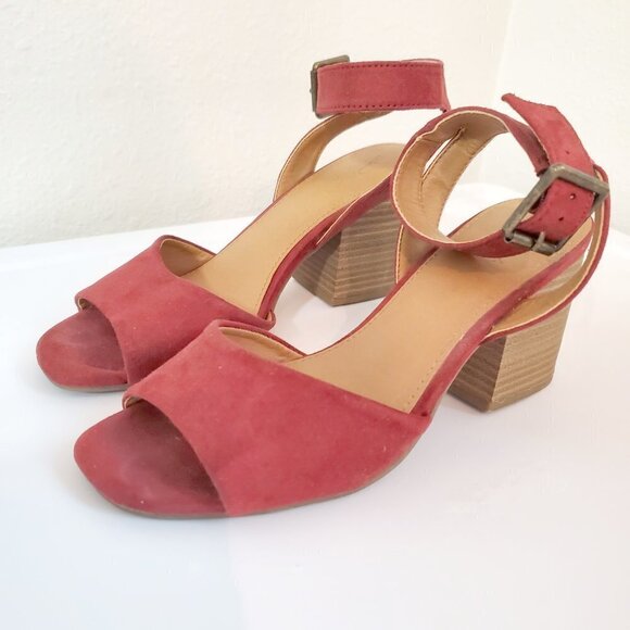 Universal Thread Megan Stacked Chunky Heel Ankle Strap Sandal Red Suede Shoes - Picture 6 of 14